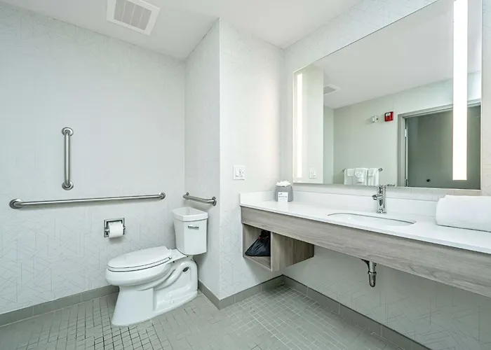 Express & Charleston Arpt-conv Ctr Area By Ihg Hotel North Charleston