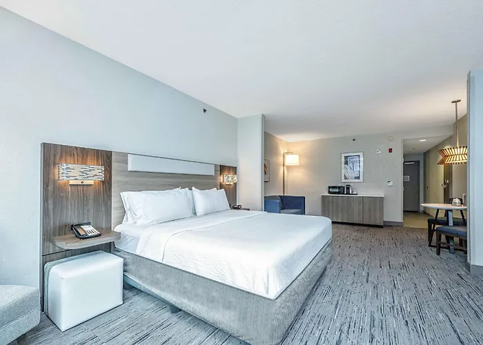 Express & Charleston Arpt-conv Ctr Area By Ihg North Charleston