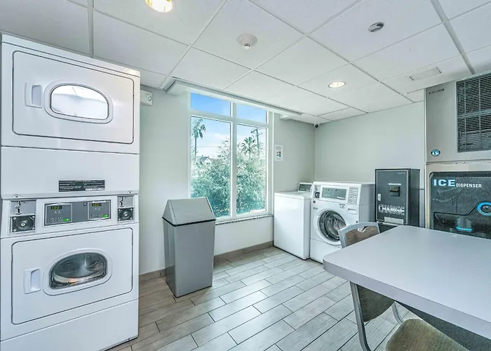 Express & Charleston Arpt-conv Ctr Area By Ihg 3* North Charleston