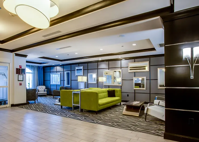 Express & Charleston Arpt-conv Ctr Area By Ihg Hotel