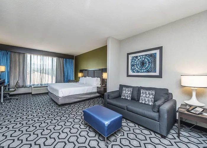 Hotel Express & Charleston Arpt-conv Ctr Area By Ihg 3*