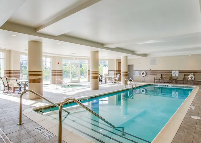 Hotel Express & Charleston Arpt-conv Ctr Area By Ihg North Charleston