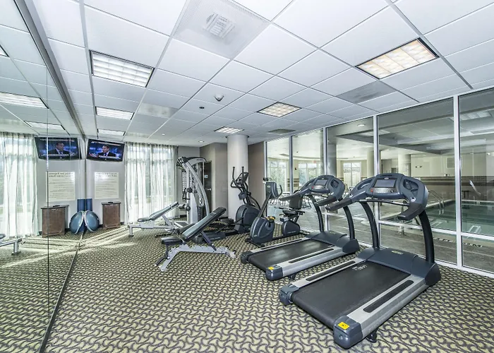 Express & Charleston Arpt-conv Ctr Area By Ihg Hotel