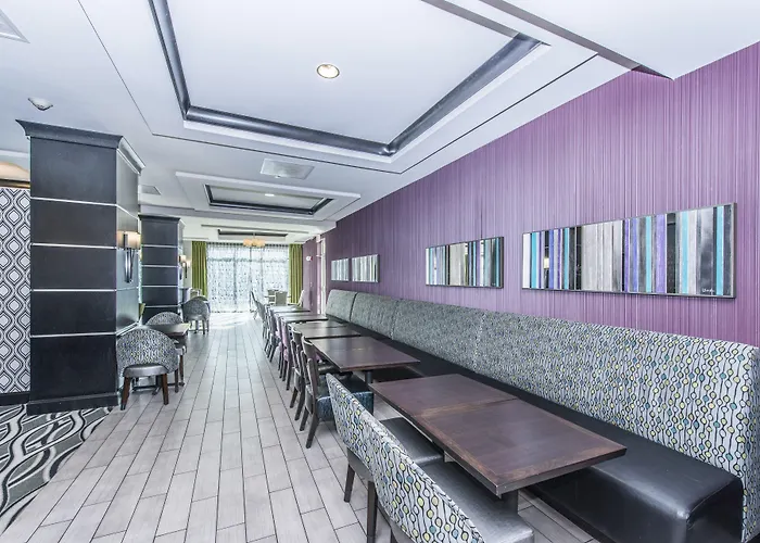 Express & Charleston Arpt-conv Ctr Area By Ihg