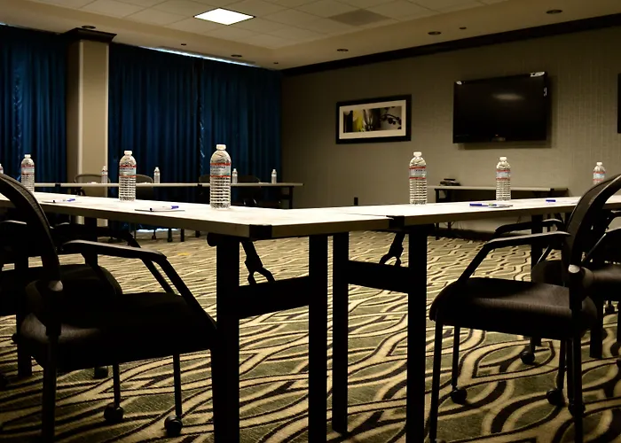 Hotel Express & Charleston Arpt-conv Ctr Area By Ihg North Charleston