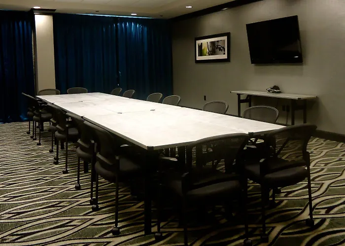 Express & Charleston Arpt-conv Ctr Area By Ihg 3*