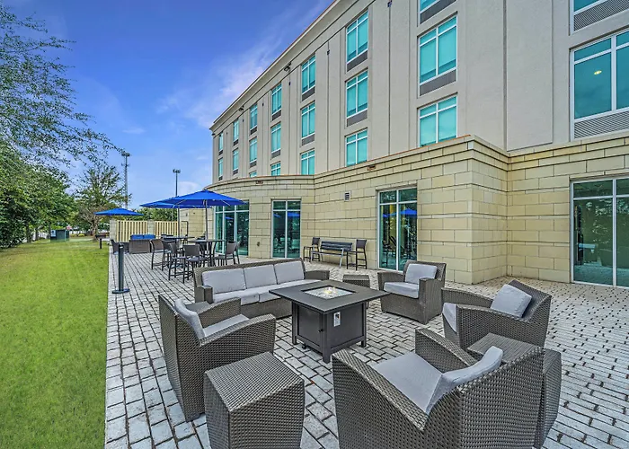Hotel Express & Charleston Arpt-conv Ctr Area By Ihg
