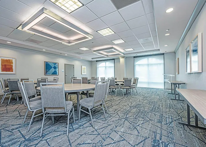 Hotel Express & Charleston Arpt-conv Ctr Area By Ihg North Charleston