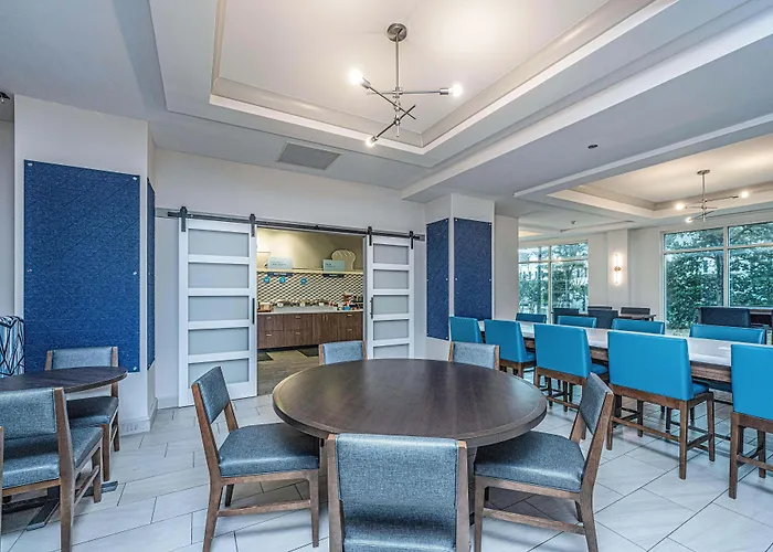 Express & Charleston Arpt-conv Ctr Area By Ihg Hotel North Charleston