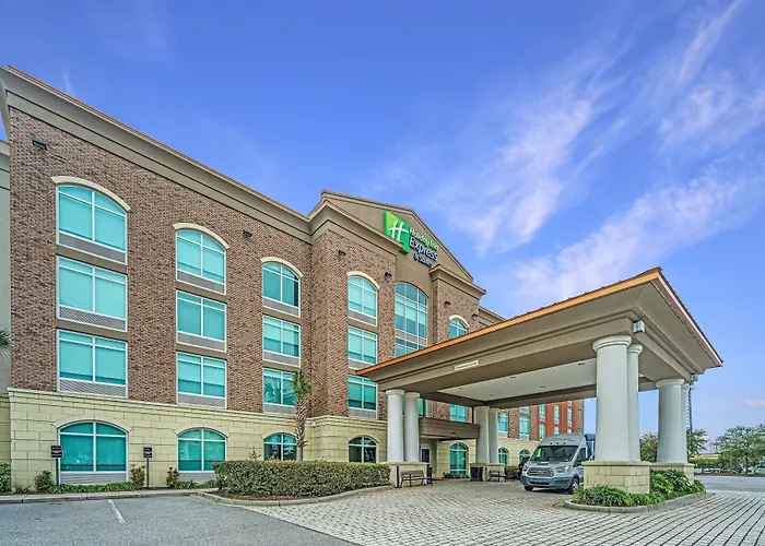 Express & Charleston Arpt-conv Ctr Area By Ihg
