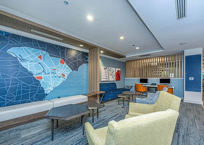 Express & Charleston Arpt-conv Ctr Area By Ihg Hotel 3*