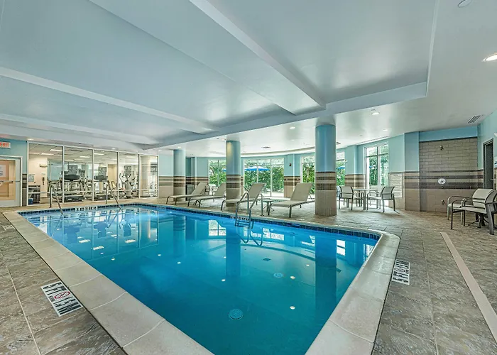 Express & Charleston Arpt-conv Ctr Area By Ihg Hotel