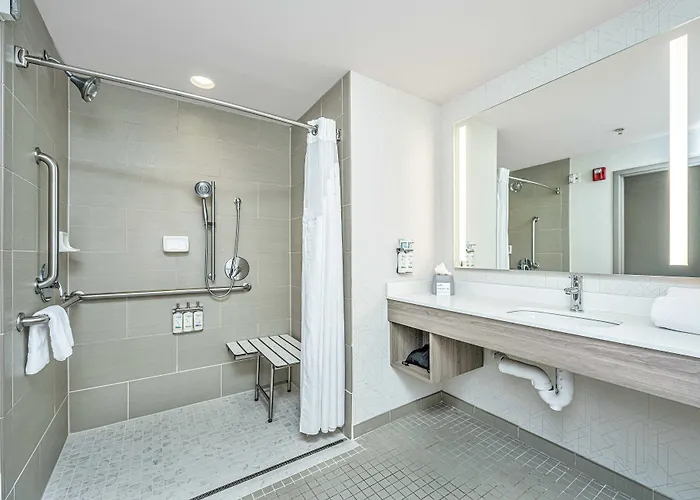 Express & Charleston Arpt-conv Ctr Area By Ihg Hotel North Charleston
