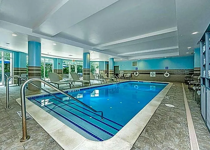 Express & Charleston Arpt-conv Ctr Area By Ihg Hotel