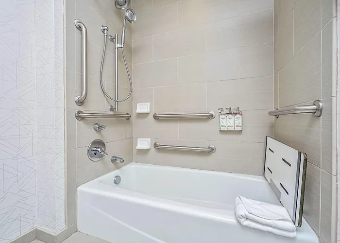 Express & Charleston Arpt-conv Ctr Area By Ihg