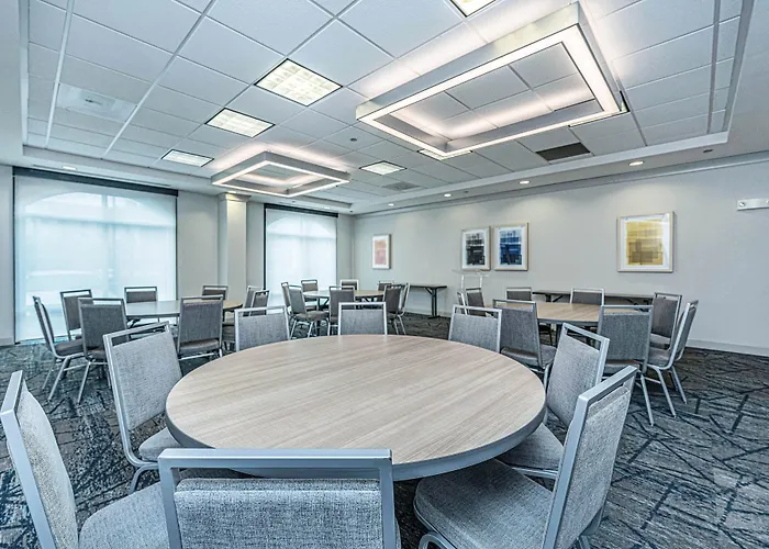 Express & Charleston Arpt-conv Ctr Area By Ihg Hotel