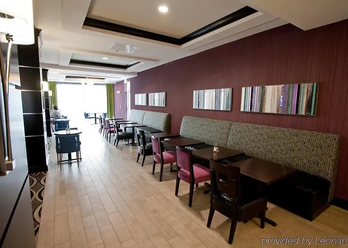 Express & Charleston Arpt-conv Ctr Area By Ihg Hotel North Charleston