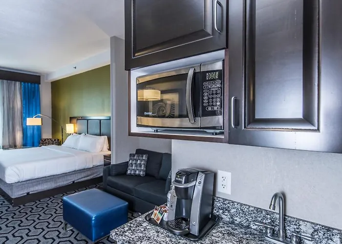 Express & Charleston Arpt-conv Ctr Area By Ihg Hotel North Charleston